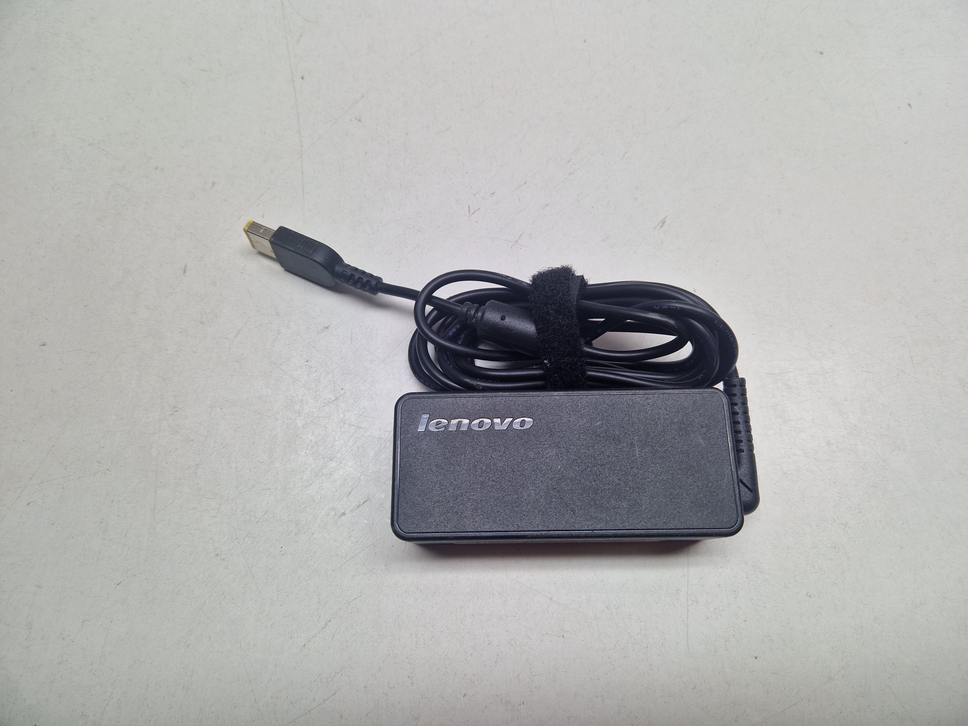 Lenovo 45W Slim Tip 100 stk